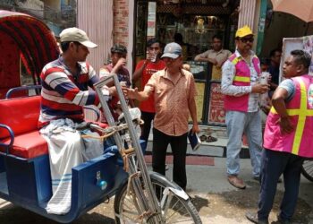 চলমান তাপদাহে পঞ্চম দিনেও টিম খোরশেদের সেবা অব্যাহত