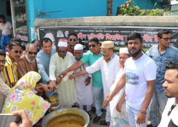 এনায়েতনগর ৩নং ওয়ার্ড বিএনপির দোয়া ও দুঃস্থদের মাঝে খাবার বিতরন
