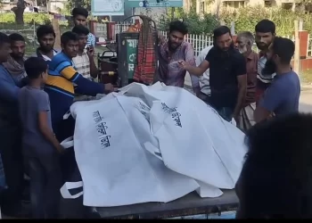 ঈদের দিনে সড়কে গেল ১২ প্রাণ