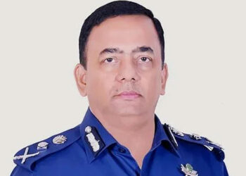সপরিবারে দুবাইয়ে বেনজীর