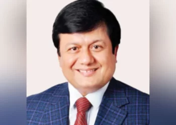 শেয়ার কারসাজিতে লুটেছেন শত শত কোটি টাকা