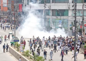 সরকারকে শিক্ষার্থীরা // লাশের ওপর দিয়ে আলোচনায় যাওয়া যায় না