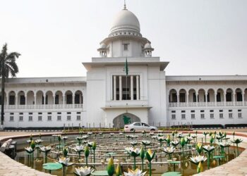 গুলিতে নিহত চার শিশুর পরিবারকে ১ কোটি টাকা করে ক্ষতিপূরণ দিতে রিট