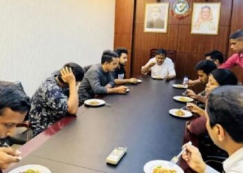 ডিবি অফিসে সমন্বয়কদের খাইয়ে ছবি প্রকাশ, জাতির সঙ্গে মশকরা: হাইকোর্ট