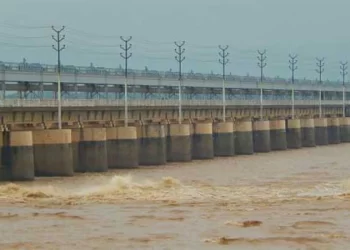 এবার ফারাক্কার ১০৯ গেট খুলল ভারত