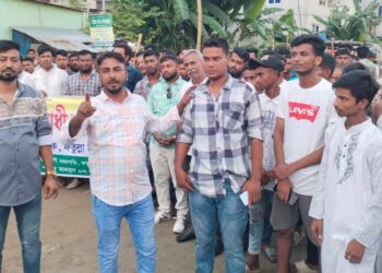 ফতুল্লার ইসদাইরে সচেতন নাগরিকের ব্যানারে মাদক বিরোধী মিছিল ও মানববন্ধন
