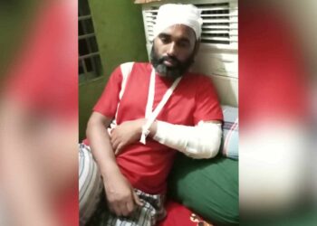 ফতুল্লায় যুবলীগ নেতা কর্তৃক স্বেচ্ছাসেবকদল নেতাকে কুপিয়ে জখম!
