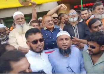ঢাকার বিএনপির জনসভায় তোফাজ্জল হোসেনের নেতৃত্বে যোগদান