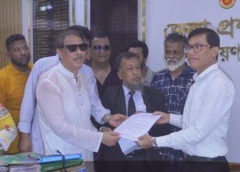 আমলাপাড়ার মাদক বিক্রেতাদের বিরুদ্ধে আইনগত ব্যবস্থা গ্রহনে ডিসি-এসপিকে স্মারক লিপি প্রদান