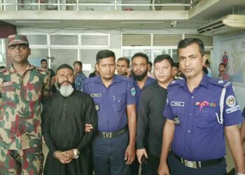 ফতুল্লার স্বেচ্ছাসেবক লীগ নেতা রুস্তম খন্দকার বেনাপোল গ্রেপ্তার