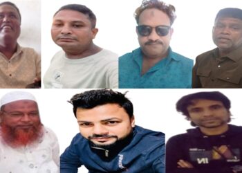 বন্দরে ফুটপাতে চাঁদাবাজদের দৌরাত্ম: গ্রুপে গ্রুপে চাঁদার টাকা ভাগাভাগি!