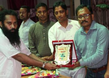 করোনা যোদ্ধার সম্মাননা পেলেন টনি সনাতন