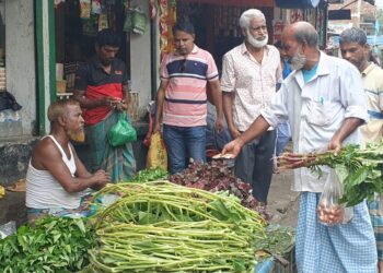 অস্থির সবজির বাজারে দিশেহারা ইসলামপুরে সাধারণ মানুষ