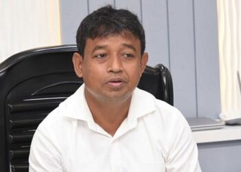 দেয়াল টপকে পালানোর বিষয়ে যা বললেন হারুন