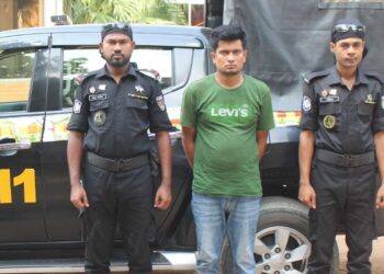 সোনারগাঁয়ে র‌্যাবের অভিযানে ১১০ বোতল ফেন্সিডিলসহ আটক ১