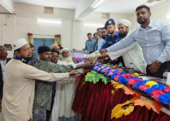 আমতলীতে ৭ হাজার কৃষকের মাঝে বিনামূল্যে সার ও বীজ বিতরন