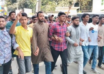 ইসকন নিষিদ্ধের দাবীতে ইসলামপুরে ইসলামী ছাত্র শিবিরের বিক্ষোভ মিছিল