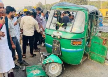 সোনারগাঁয়ে অ্যাম্বুলেন্স ও সিএনজির মুখোমুখি সংঘর্ষ, নিহত-১ আহত-৪