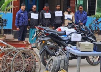 বকশীগঞ্জে মোটরসাইকেলসহ আন্তঃজেলা চোর চক্রের চারজন গ্রেফতার