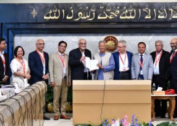 দেশ থেকে বছরে ১৬ বিলিয়ন ডলার ‘পাচার’, শ্বেতপত্র জমা