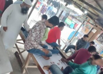 বন্দর ১নং খেয়াঘাটে যাত্রী লাঞ্চিত ঘটনায় থানায় অভিযোগ