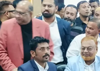 প্রতীক বরাদ্দে বহিষ্কৃত দুই নেতার মুখোমুখি সাক্ষাৎ