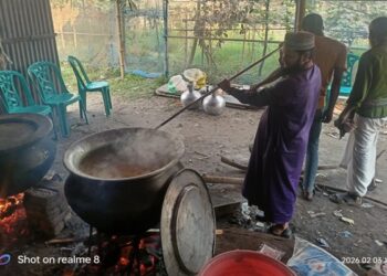 বন্দরে লাইলাতুল বরাত উপলক্ষে খিচুড়ি বিতরন