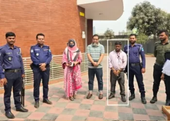 ফতুল্লায় পাসপোর্ট অফিসে ভুয়া সাংবাদিককে কারাদন্ড