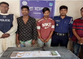 ফতুল্লায় শিক্ষকের বাসায় চুরি: স্বর্ণালঙ্কার ও নগদ টাকা উদ্ধার, গ্রেফতার ২