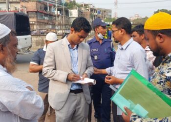 সোনারাগাঁয়ে যানজট নিরসনে ভ্রাম্যমান আদালতের অভিযান, জরিমানা