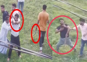 বন্দরে কৃষকলীগ নেতার বাড়িতে দেশীয় অস্ত্রের মহড়া