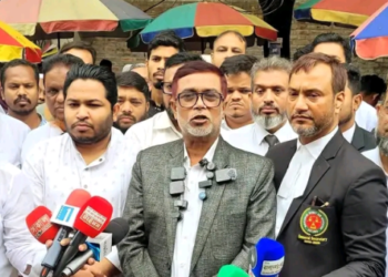 সাত খুন মামলার রায় দ্রুত কার্যকরের দাবিতে আইনজীবীদের মানববন্ধন