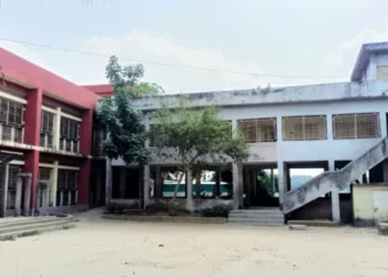“ ৩১৩ জন শিক্ষার্থীর মাত্র ৩ জন শিক্ষিকা”