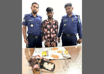 সোনারগাঁ‌য়ে জুতার ভেতর ‘ইয়াবা চালান’,