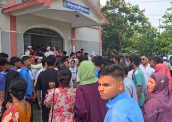 সোনারগাঁয়ে ভুল প্রশ্নপত্র দিয়ে পরীক্ষা নেওয়ার অভিযোগ