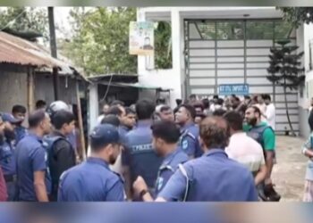 ফতুল্লায় ঝুট নামানোকে কেন্দ্র করে বিএনপির দুই গ্রুপের সংঘর্ষ, আহত ২