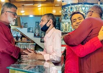 কালির বাজারের ব্যাবসায়ীদের সাথে খোরশেদের বৈশাখী হালখাতার শুভেচ্ছা বিনিময়