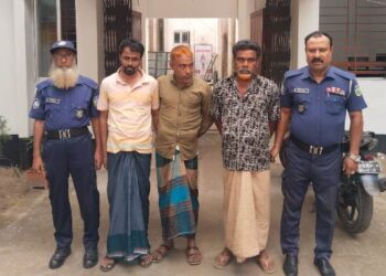  শেরপুরের শ্রীবরদীতে ইয়াবা-হেরোইনসহ গ্রেফতার ৩