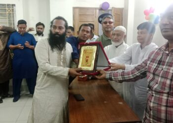 সমাজ সেবায় অবদানে সম্মাননা পেলেন টনি মল্লিক