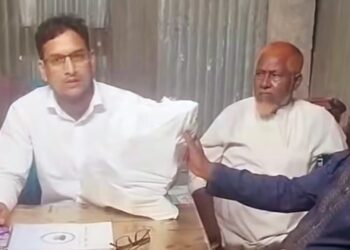 বকশীগঞ্জে বিতর্কের মুখে ৪ হাজার ভিজিএফ কার্ড ফেরত দিলেন বিএনপির নেতারা
