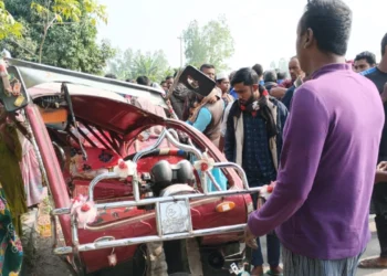 সৈয়দপুরে অটোরিকশার মুখোমুখি সংঘর্ষে যুবক নিহত, আহত ২
