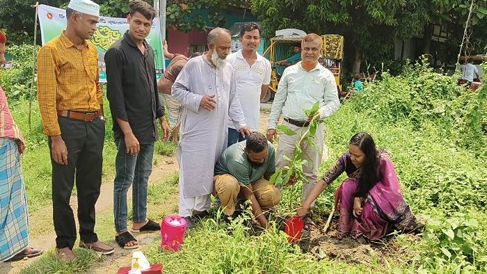 জলবায়ূ পরিবর্তন মোকাবিলায় বন্দরে ৫ বছরে ১০ হাজার বৃক্ষরোপণের কর্মসূচি শুরু
