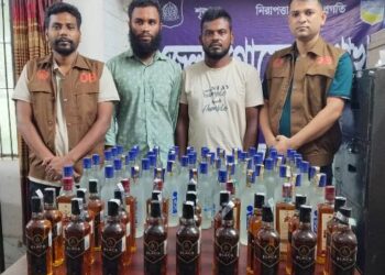 বকশীগঞ্জে ডিবির অভিযানে ৯০ বোতল ভারতীয় মদ উদ্ধার, গ্রেপ্তার ২