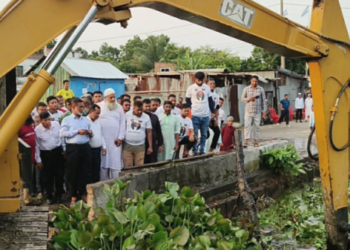 সোনাকান্দায় খাল পরিষ্কার ও বর্জ্য অপসারণ কার্যক্রমের উদ্বোধন