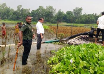 বকশীগঞ্জে অবৈধ বালু উত্তোলনের বিরুদ্ধে প্রশাসনের অভিযান, ড্রেজার ও পাইপ ধ্বংস