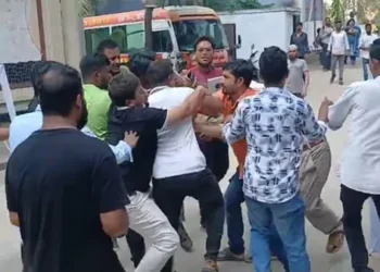 ফতুল্লায় বিএনপি নেতাকে যুবদলের মারধর, বহিষ্কার ৪