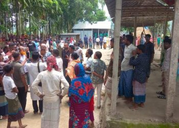 আদালতের নির্দেশে দখল মূক্ত হলো মাদ্রাসার জমি