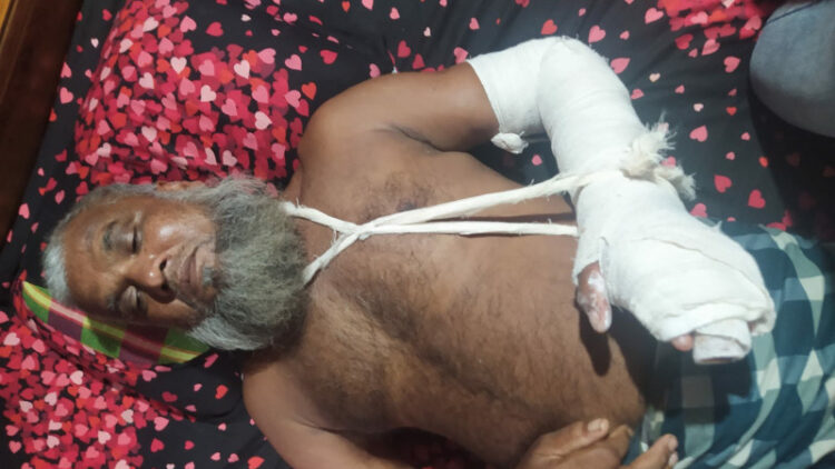 রূপগঞ্জে জমি সংক্রান্ত বিরোধে হামলা,ভাংচুর ও স্বামী-স্ত্রীকে কুপিয়ে জখম