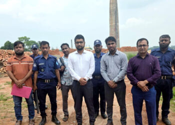 বন্দরে দুই ইটভাটাকে দেড় লাখ টাকা জরিমানা