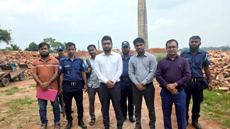 বন্দরে দুই ইটভাটাকে দেড় লাখ টাকা জরিমানা